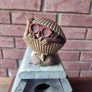 TOM CLARK "COCO" Gnome w Sunglasses In Shell GrannyCore CottageCore 1989 Figure